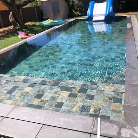 Apartment Bas De Avec Piscine Et Exterieur *